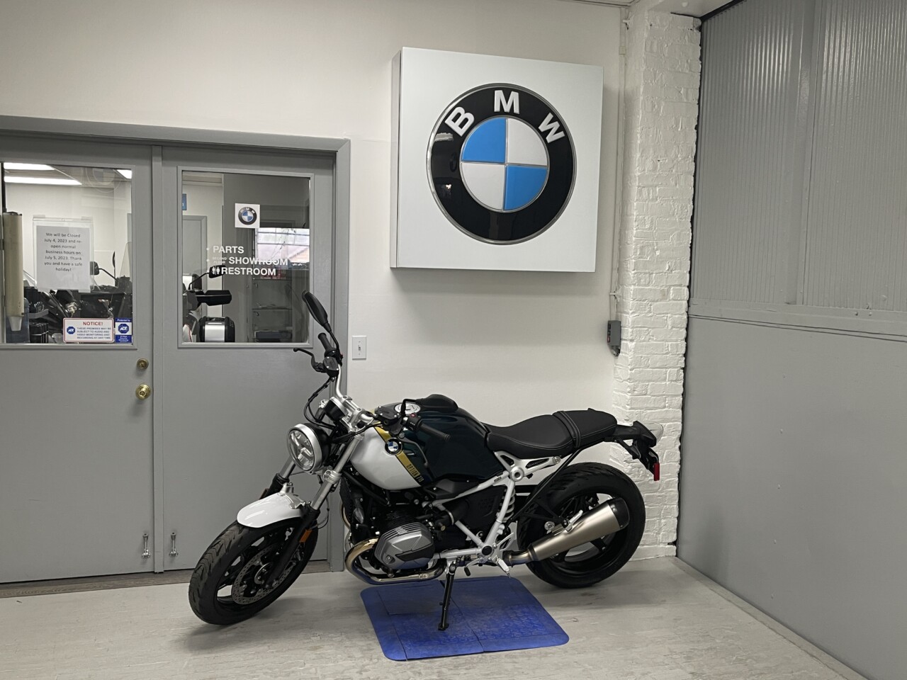 2023 BMW RnineT Pure | New Motorcycle For Sale | Barrington, IL - Cycle